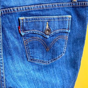 Size 18 W Levi’s boot cut jeans
